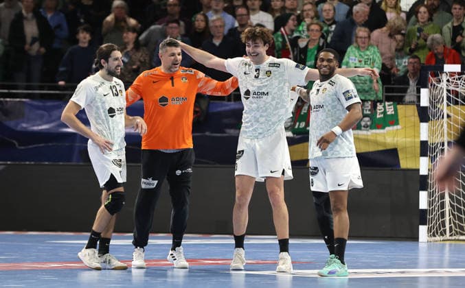 Julien Bos, Torwart Ivan Pesic, Thibaud Briet, O Brien Nyateu, Nantes Mannschaft jubelt nach Spielende Freude Emotion Jubel Handball CL Championsleague Champions League Herren 14. Spieltag Saison 2025 2026 12.03.2026 Füchse Berlin vs HBC Nantes in der Max Schmeling Halle