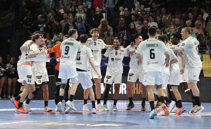 Nantes Mannschaft jubelt nach Spielende Freude Emotion Jubel Handball CL Championsleague Champions League Herren 14. Spieltag Saison 2025 2026 12.03.2026 Füchse Berlin vs HBC Nantes in der Max Schmeling Halle