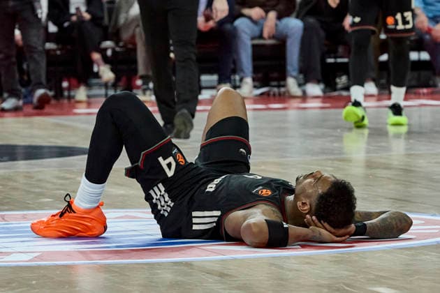 Turkish Airlines EuroLeague Basketball, FC Bayern Munich Basketball vs Anadolu Efes Istanbul, München FC Bayern Basketball, Munich FC Bayern Basketball, Istanbul Anadolu Efes, 2026-03-12 in München (SAP Garden) Vorentscheidung Ballverlust RATHAN-MAYES Xavier (FC Bayern Munich Guard (G) Nr4-BAY4) sportworld München SAP Garden Bayern Deutschland