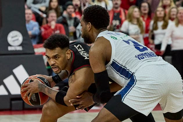 Turkish Airlines EuroLeague Basketball, FC Bayern Munich Basketball vs Anadolu Efes Istanbul, München FC Bayern Basketball, Munich FC Bayern Basketball, Istanbul Anadolu Efes, 2026-03-12 in München (SAP Garden) RATHAN-MAYES Xavier (FC Bayern Munich Guard (G) Nr4-BAY4), LOYD Jordan (Anadolu Efes Istanbul Guard (G) Nr3-EFS3) sportworld München SAP Garden Bayern Deutschland