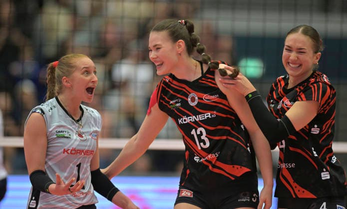 12.3.2026, Dresdens Patricia Nestler, Dresdens Florentine Rosemann und Dresdens Lorena Lorber Fijok jubeln, v.l., Volleyball, CEV-Cup, Halbfinale, Dresdner SC - Reale Mutua Fenera Chieri, (c) Dresden