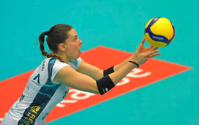 12.3.2026, Chieris Sofia Ferrarini beim Aufschlag, Volleyball, CEV-Cup, Halbfinale, Dresdner SC - Reale Mutua Fenera Chieri, (c) Dresden