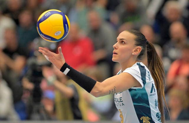 12.3.2026, Chieries Sara Alberti beim Aufschlag, Volleyball, CEV-Cup, Halbfinale, Dresdner SC - Reale Mutua Fenera Chieri, (c) Dresden