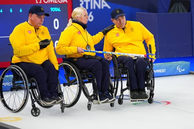 CORTINA, ITALIEN 20260313 Marcus Holm, Kristina Ulander och Ronny Persson, under semifinalen i curling mixad mellan Kina och Sverige i Paralympics pa Cortina Curling Olympic Stadium. *** Bilden ingar i SPORTPAKET. För övriga BETALBILD *** CORTINA ITALIEN x10500x *** CORTINA, ITALY 20260313 Marcus Holm, Kristina Ulander and Ronny Persson, during the semi-final of mixed curling between China and Sweden in the Paralympics at the Cortina Curling Olympic Stadium The picture is in the SPORT PACKAGE For others PAY PICTURE CORTINA ITALY x10500x  Copyright: xMagnusxLejhall ParasportxSverige TT TTx PARALYMPICS 2026 CURLING
