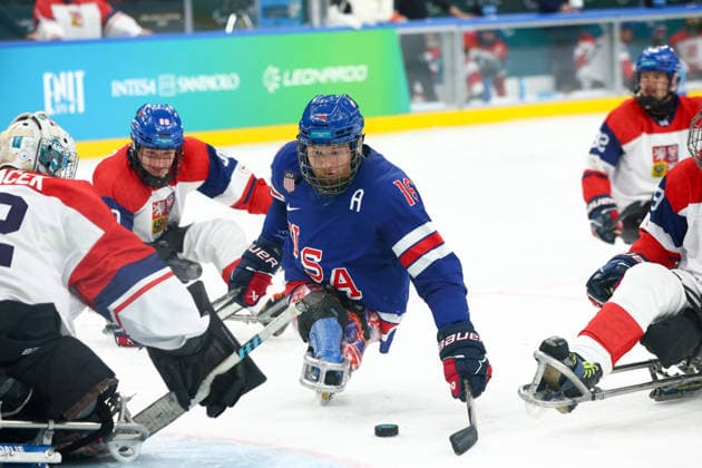 March 13, 2026, Milan, Lombardy, Italy: DECLAN FARMER 16 of USA shoots and scores his side s fifth goal the Semi Final game between Team United States (USA) and Team Czechia (CZE) at the Milano Cortina 2026 Paralympic Winter games, Winterspiele,Spiele, Summer games USA won 6:1 and advances to the Final. Paralympics 2026: Milano Cortina: Para Ice hockey, Eishockey Men s Semi Final: USA 6:1 CZE  - ZUMAc179 20260313_oly_c179_021 Copyright: xMickaelxChavetx