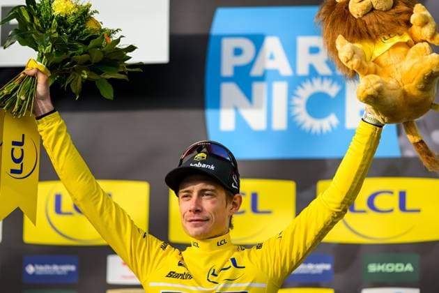 Danish Jonas Vingegaard of Team Visma-Lease a Bike celebrates on the podium in the yellow jersey of leader in the overall ranking after the sixth stage of 84th edition of the Paris-Nice cycling race, a race from Barbentane to Apt (179,3 km), on Friday 13 March 2026. DAVIDxPINTENS  x167375501x