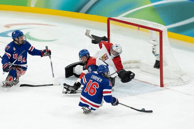 March 13, 2026, Milan, Lombardy, Italy: DECLAN FARMER 16 of USA scores his side s second goal in the Semi Final game between Team United States (USA) and Team Czechia (CZE) at the Milano Cortina 2026 Paralympic Winter games, Winterspiele,Spiele, Summer games USA won 6:1 and advances to the Final. Paralympics 2026: Milano Cortina: Para Ice hockey, Eishockey Men s Semi Final: USA 6:1 CZE  - ZUMAc179 20260313_oly_c179_032 Copyright: xMickaelxChavetx
