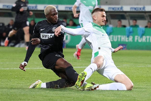13.03.2026, xrekx, Fussball 2.Bundesliga, SpVgg Greuther Fuerth - SV Elversberg v.l. David Mokwa (SV 07 Elversberg) Philipp Ziereis (SpVgg Greuther Fuerth) Zweikampf, Aktion, action, battle for the ball (DFL DFB REGULATIONS PROHIBIT ANY USE OF PHOTOGRAPHS as IMAGE SEQUENCES and or QUASI-VIDEO) Fuerth