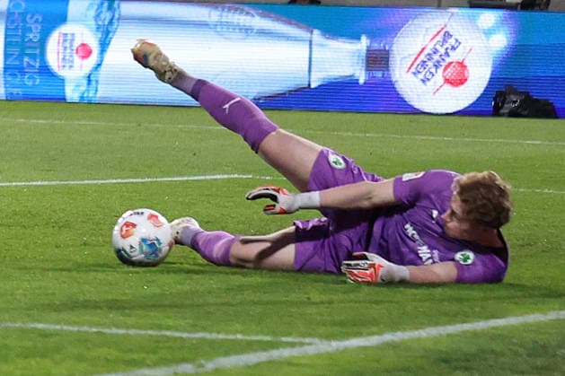 13.03.2026, xrekx, Fussball 2.Bundesliga, SpVgg Greuther Fuerth - SV Elversberg v.l. Silas Prüfrock Pruefrock (SpVgg Greuther Fuerth) (DFL DFB REGULATIONS PROHIBIT ANY USE OF PHOTOGRAPHS as IMAGE SEQUENCES and or QUASI-VIDEO) Fuerth