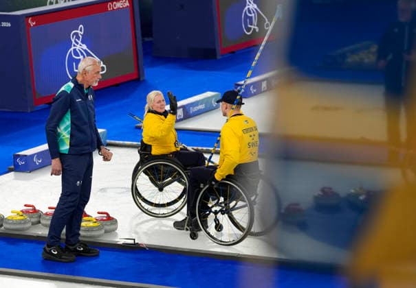 CORTINA, ITALIEN 20260313 Kristina Ulander och Viljo Petersson Dahl under bronsmatchen i mixed curling mellan Sydkorea och Sverige i Paralympics pa Cortina Curling Olympic Stadium. *** Bilden ingar i SPORTPAKET. För övriga BETALBILD *** CORTINA ITALIEN x9200x *** CORTINA, ITALY 20260313 Kristina Ulander and Viljo Petersson Dahl during the bronze medal match in mixed curling between South Korea and Sweden in the Paralympics at the Cortina Curling Olympic Stadium Picture in SPORT PACKAGE For others PAY PICTURE CORTINA ITALY x9200x  Copyright: xBjörnxLarssonxRosvall TTx PARALYMPICS 2026 CURLING BRONSMATCH