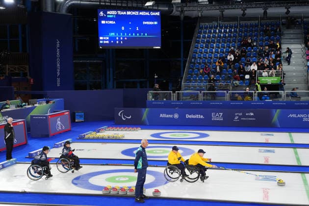 CORTINA, ITALIEN 20260313 Bronsmatchen i mixed curling mellan Sydkorea och Sverige i Paralympics pa Cortina Curling Olympic Stadium. *** Bilden ingar i SPORTPAKET. För övriga BETALBILD *** CORTINA ITALIEN x9200x *** CORTINA, ITALY 20260313 Bronze medal match in mixed curling between South Korea and Sweden in the Paralympics at the Cortina Curling Olympic Stadium Picture in SPORT PACKAGE For others PAY PICTURE CORTINA ITALY x9200x  Copyright: xBjörnxLarssonxRosvall TTx PARALYMPICS 2026 CURLING BRONSMATCH