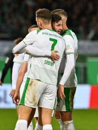 13.03.2026 - Fussball - Saison 2025 2026 - 2. Fussball - Bundesliga - 26. Spieltag: SpVgg Greuther Fürth ( Kleeblatt SGF ) - SV Elversberg SVE - Sportfoto Zink - xwoxzix - DFL regulations prohibit any use of photographs as image sequences and or quasi-video - only for editorial use - Torjubel Jubel Freude nach Treffer Tor Torschuß zum 1:0 durch Branimir Hrgota (10, SpVgg Greuther Fürth ) -