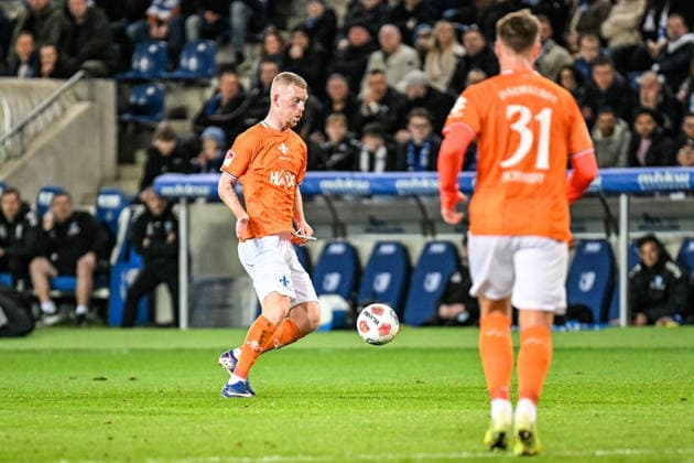 Fußball I Herren I Saison 2025-2026 I 2. Bundesliga I 26. Spieltag I 1. FC Magdeburg - SV Darmstadt 98 I 13.03.2026 Kai Klefisch (17, SV Darmstadt 98) mit Ball Freisteller, Nahaufnahme, Porträt, Portrait, Einzelfoto, Einzelbild, Körper Magdeburg Avnet Arena (Heinz-Krügel-Platz 1) Sachsen-Anhalt Deutschland