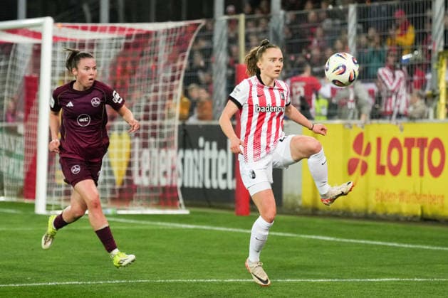 Google Pixel Frauen-Bundesliga: SC Freiburg vs. 1. FC Nürnberg, 13.03.2026 Lisa Kolb (SC Freiburg, 22) mit einer Ballannahme Google Pixel Frauen-Bundesliga: SC Freiburg vs. 1. FC Nürnberg, Dreisamstadion, 13.03.2026 DFB DFL REGULATIONS PROHIBIT ANY USE OF PHOTOGRAPHS AS IMAGE SEQUENCES AND OR QUASI-VIDEO. Copyright: xBEAUTIFULxSPORTS Boscox