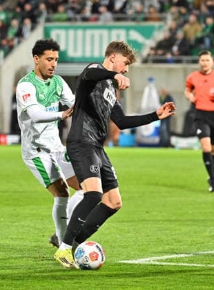 13.03.2026 - Fussball - Saison 2025 2026 - 2. Fussball - Bundesliga - 26. Spieltag: SpVgg Greuther Fürth ( Kleeblatt SGF ) - SV Elversberg SVE - Sportfoto Zink MeZi - xmexzix - DFL regulations prohibit any use of photographs as image sequences and or quasi-video - only for editorial use - Sayfallah Ltaief (47, SpVgg Greuther Fürth ) Lukas Petkov (25, SV Elversberg, rechts )