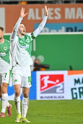 13.03.2026 - Fussball - Saison 2025 2026 - 2. Fussball - Bundesliga - 26. Spieltag: SpVgg Greuther Fürth ( Kleeblatt SGF ) - SV Elversberg SVE - Sportfoto Zink MeZi - xmexzix - DFL regulations prohibit any use of photographs as image sequences and or quasi-video - only for editorial use - Torjubel Jubel Freude nach Treffer Tor Torschuß zum 1:0 durch Branimir Hrgota (10, SpVgg Greuther Fürth )