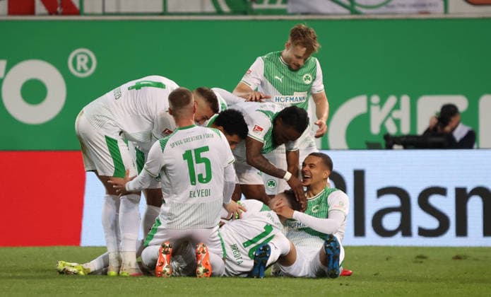 13.03.2026, Fussball, Herren, 2. Bundesliga, Saison 2025 2026, SpVgg Greuther Fürth - SV 07 Elversberg, Die Spieler der SpVgg Greuther F ürth bejubeln das Tor zum 1:0 durch Branimir Hrgota (SpVgg Greuther Fürth) Fürth Sportpark Ronhof Thomas Sommer Bayern Deutschland (DEU)