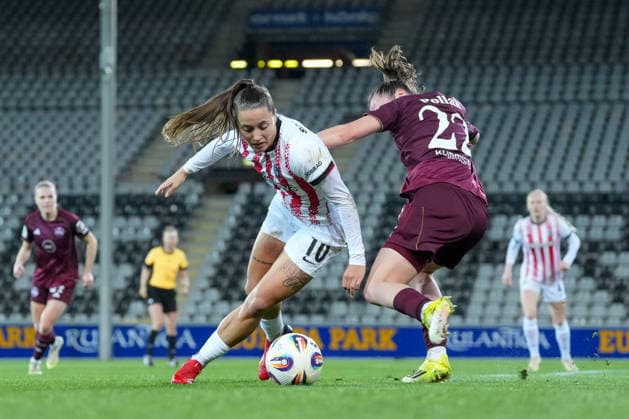 Selina Vobian (SC Freiburg, 10) im Zweikampf mit Julia Pollak (1. FC Nürnberg, 22) , Deutschland, Fussball, GooglePixel Frauen-Bundesliga, 20.Spieltag, 2025 2026, SC Freiburg vs. 1. FC Nürnberg, 13.03.2026, Dreisamstadion, Freiburg, Deutschland DFB REGULATIONS PROHIBIT ANY USE OF PHOTOGRAPHS AS IMAGE SEQUENCES AND OR QUASI-VIDEO. Freiburg Dreisamstadion Baden-Wuerttemberg Deutschland Copyright: xArnexAmbergx