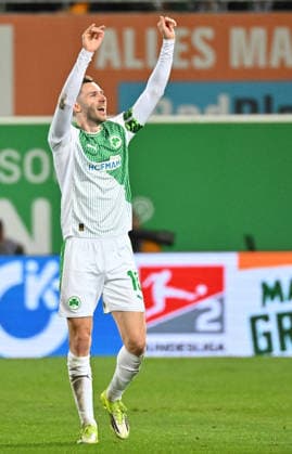 13.03.2026 - Fussball - Saison 2025 2026 - 2. Fussball - Bundesliga - 26. Spieltag: SpVgg Greuther Fürth ( Kleeblatt SGF ) - SV Elversberg SVE - Sportfoto Zink MeZi - xmexzix - DFL regulations prohibit any use of photographs as image sequences and or quasi-video - only for editorial use - Torjubel Jubel Freude nach Treffer Tor Torschuß zum 1:0 durch Branimir Hrgota (10, SpVgg Greuther Fürth )
