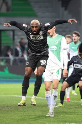 13.03.2026, xrekx, Fussball 2.Bundesliga, SpVgg Greuther Fuerth - SV Elversberg v.l. David Mokwa (SV 07 Elversberg) Torchance mit der Hacke. enttaeuscht, enttäuscht, schaut enttaeuscht, niedergeschlagen, disappointed (DFL DFB REGULATIONS PROHIBIT ANY USE OF PHOTOGRAPHS as IMAGE SEQUENCES and or QUASI-VIDEO) Fuerth