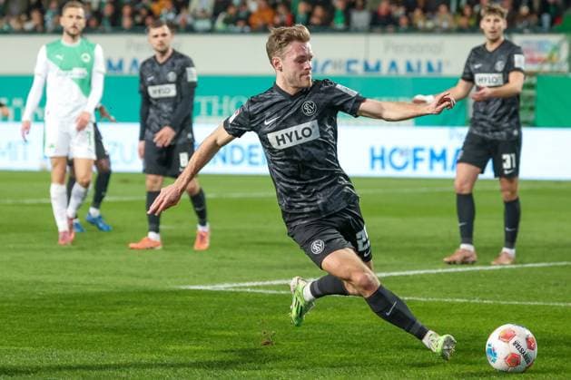 Tom Zimmerschied 29 (SV 07 Elversberg) in Aktion, Spvgg Greuther Fuerth vs. SV Elversberg Fussball, Maenner, 2. Bundesliga, Saison 2025 2026, Rueckrunde, 26. Spieltag, 13.03.2026 DFB regulations prohibit any use of photographs as image sequences and or quasi-video Fuerth Bayern Deutschland