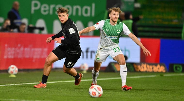13.03.2026 - Fussball - Saison 2025 2026 - 2. Fussball - Bundesliga - 26. Spieltag: SpVgg Greuther Fürth ( Kleeblatt SGF ) - SV Elversberg SVE - Sportfoto Zink - xwoxzix - DFL regulations prohibit any use of photographs as image sequences and or quasi-video - only for editorial use - Lasse Günther Guenther (21, SV Elversberg ) Jannik Dehm ( 23, SpVgg Greuther Fürth )