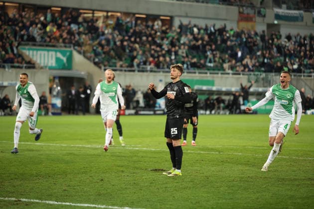 13.03.2026, xrekx, Fussball 2.Bundesliga, SpVgg Greuther Fuerth - SV Elversberg v.l. Lukas Petkov (SV 07 Elversberg) Elfmeter, Strafstoss verschossen (DFL DFB REGULATIONS PROHIBIT ANY USE OF PHOTOGRAPHS as IMAGE SEQUENCES and or QUASI-VIDEO) Fuerth