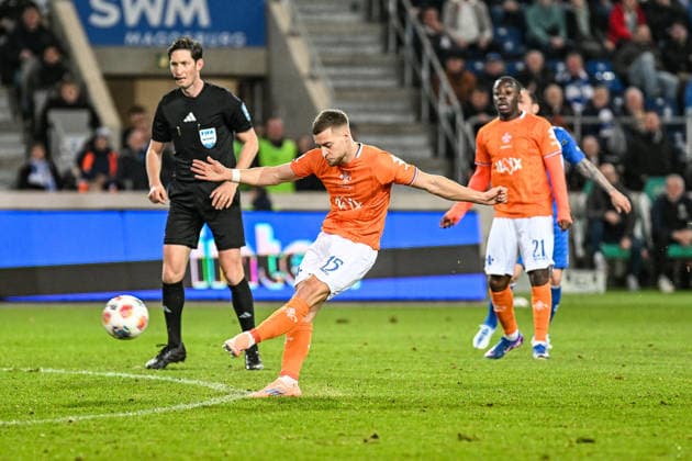 Fußball I Herren I Saison 2025-2026 I 2. Bundesliga I 26. Spieltag I 1. FC Magdeburg - SV Darmstadt 98 I 13.03.2026 Torschuss zum 1:1 Ausgleich durch Fabian Nürnberger (15, SV Darmstadt 98) Magdeburg Avnet Arena (Heinz-Krügel-Platz 1) Sachsen-Anhalt Deutschland