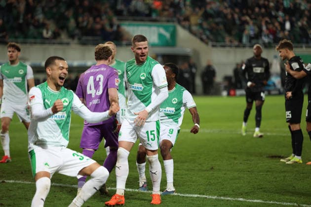 13.03.2026, xrekx, Fussball 2.Bundesliga, SpVgg Greuther Fuerth - SV Elversberg v.l. Lukas Petkov (SV 07 Elversberg) Elfmeter, Strafstoss verschossen Silas Prüfrock Pruefrock (SpVgg Greuther Fuerth) jubelt (DFL DFB REGULATIONS PROHIBIT ANY USE OF PHOTOGRAPHS as IMAGE SEQUENCES and or QUASI-VIDEO) Fuerth