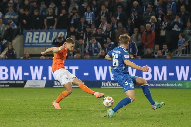 13.03.2026, xgox, Fussball 2. Bundesliga, 1. FC Magdeburg - SV Darsmtadt 98 emspor, v.l. Fabian Nuernberger (Nürnberger, Darmstadt, 15) schiesst Tor, schießt, Torschuetze, erzielt Tor, Treffer, scores the goal 1:1 (DFL DFB REGULATIONS PROHIBIT ANY USE OF PHOTOGRAPHS as IMAGE SEQUENCES and or QUASI-VIDEO) Magdeburg
