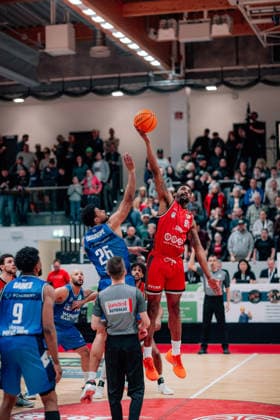 BB-2BL SBB Baskets - HAKRO Merlins Crailsheim Michael Hughes II (SBB Baskets), Marvin Ogunsipe (HAKRO Merlins Crailsheim) waehrend der Saison 2025-2026 in der 2. Barmer Basketball Bundesliga Pro A am 26. Spieltag zwischen SBB Baskets und HAKRO Merlins Crailsheim in der Wolfgang-Lakenmacher-Halle am 13. March 2026 in Magdeburg, Sachsen Anhalt, Deutschland