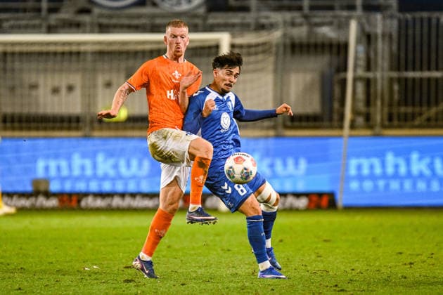 Fußball I Herren I Saison 2025-2026 I 2. Bundesliga I 26. Spieltag I 1. FC Magdeburg - SV Darmstadt 98 I 13.03.2026 Zweikampf Kai Klefisch (17, SV Darmstadt 98) gegen Laurin Ulrich (8, 1. FC Magdeburg) Magdeburg Avnet Arena (Heinz-Krügel-Platz 1) Sachsen-Anhalt Deutschland