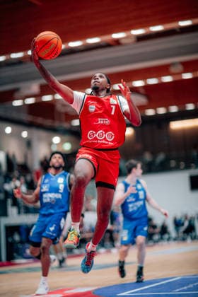 BB-2BL SBB Baskets - HAKRO Merlins Crailsheim Daivien Latrell Williamson (SBB Baskets) waehrend der Saison 2025-2026 in der 2. Barmer Basketball Bundesliga Pro A am 26. Spieltag zwischen SBB Baskets und HAKRO Merlins Crailsheim in der Wolfgang-Lakenmacher-Halle am 13. March 2026 in Magdeburg, Sachsen Anhalt, Deutschland