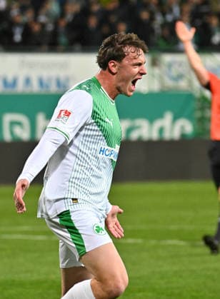 13.03.2026 - Fussball - Saison 2025 2026 - 2. Fussball - Bundesliga - 26. Spieltag: SpVgg Greuther Fürth ( Kleeblatt SGF ) - SV Elversberg SVE - Sportfoto Zink MeZi - xmexzix - DFL regulations prohibit any use of photographs as image sequences and or quasi-video - only for editorial use - Torjubel Jubel Freude nach Treffer Tor Torschuß zum 2:0 durch Lukas Reich (2, SpVgg Greuther Fürth )
