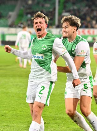 13.03.2026 - Fussball - Saison 2025 2026 - 2. Fussball - Bundesliga - 26. Spieltag: SpVgg Greuther Fürth ( Kleeblatt SGF ) - SV Elversberg SVE - Sportfoto Zink - xwoxzix - DFL regulations prohibit any use of photographs as image sequences and or quasi-video - only for editorial use - Torjubel Jubel Freude nach Treffer Tor Torschuß zum 2:0 durch Lukas Reich (2, SpVgg Greuther Fürth ) - Lukas Reich (2, SpVgg Greuther Fürth ) Reno Münz Muenz (5, SpVgg Greuther Fürth )