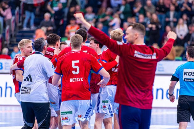 (v.l.), TSV Hannover-Burgdorf (grün) gegen HSV Hamburg (weiß) am 25. Spieltag der Saison 2025 2026 in der DAIKIN Handball-Bundesliga (13.03.2026, ZAG Arena (Hannover, GER), Copyright: xJanxGuentherx xTSVxHannover-Burgdorfx