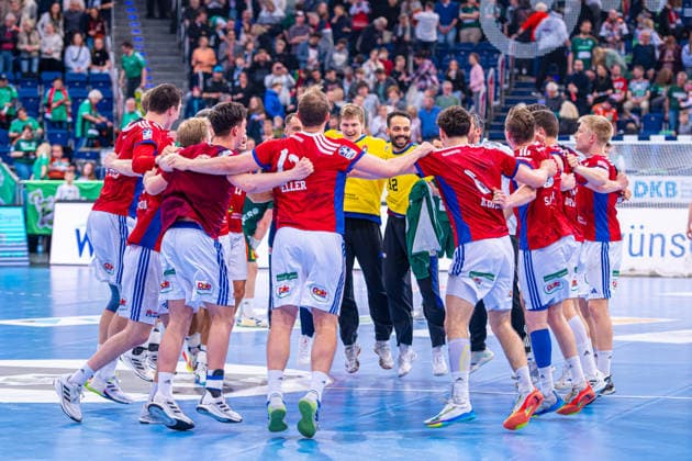 (v.l.), TSV Hannover-Burgdorf (grün) gegen HSV Hamburg (weiß) am 25. Spieltag der Saison 2025 2026 in der DAIKIN Handball-Bundesliga (13.03.2026, ZAG Arena (Hannover, GER), Copyright: xJanxGuentherx xTSVxHannover-Burgdorfx
