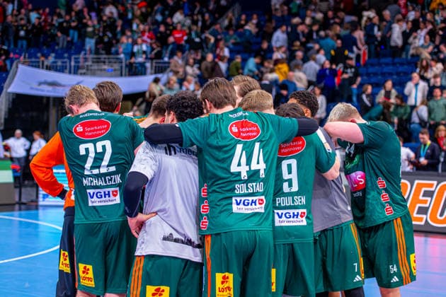 (v.l.), TSV Hannover-Burgdorf (grün) gegen HSV Hamburg (weiß) am 25. Spieltag der Saison 2025 2026 in der DAIKIN Handball-Bundesliga (13.03.2026, ZAG Arena (Hannover, GER), Copyright: xJanxGuentherx xTSVxHannover-Burgdorfx