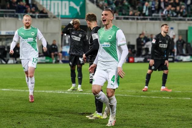 Freude bei Paul Will 13 (Spvgg Greuther Fuerth) und Philipp Ziereis 4 (Spvgg Greuther Fuerth) nach dem verschossenen Elfmeter von Lukas Petkov 25 (SV 07 Elversberg), Spvgg Greuther Fuerth vs. SV Elversberg Fussball, Maenner, 2. Bundesliga, Saison 2025 2026, Rueckrunde, 26. Spieltag, 13.03.2026 DFB regulations prohibit any use of photographs as image sequences and or quasi-video Fuerth Bayern Deutschland