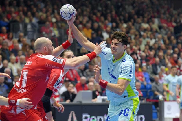 Julian Koester (VfL Gummersbach 7) (am Ball), Dimitri Ignatow (MT Melsungen 11) (L) , GER, MT Melsungen - VfL Gummersbach, Handball, 1. Bundesliga, 25. Spieltag, Saison 2025 2026, 13.03.2026, GER, MT Melsungen - VfL Gummersbach, Handball, 1. Bundesliga, 25. Spieltag, Saison 2025 2026, 13.03.2026 Kassel *** Julian Koester VfL Gummersbach 7 on the ball , Dimitri Ignatow MT Melsungen 11 L , GER, MT Melsungen VfL Gummersbach, Handball, 1 Bundesliga, 25 Matchday, Season 2025 2026, 13 03 2026, GER, MT Melsungen VfL Gummersbach, Handball, 1 Bundesliga, 25 Matchday, Season 2025 2026, 13 03 2026 Kassel Copyright: xEibner-Pressefotox xRolandxSippex EP_RSL