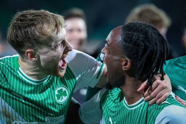 Jannik Dehm 23 (Spvgg Greuther Fuerth) und Noel Futkeu 9 (Spvgg Greuther Fuerth) freuen sich ausgiebig ueber den Sieg, Emotion, Freude, Spvgg Greuther Fuerth vs. SV Elversberg Fussball, Maenner, 2. Bundesliga, Saison 2025 2026, Rueckrunde, 26. Spieltag, 13.03.2026 DFB regulations prohibit any use of photographs as image sequences and or quasi-video Fuerth Bayern Deutschland