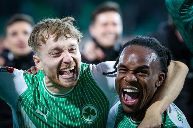 Jannik Dehm 23 (Spvgg Greuther Fuerth) und Noel Futkeu 9 (Spvgg Greuther Fuerth) freuen sich ausgiebig ueber den Sieg, Emotion, Freude, Spvgg Greuther Fuerth vs. SV Elversberg Fussball, Maenner, 2. Bundesliga, Saison 2025 2026, Rueckrunde, 26. Spieltag, 13.03.2026 DFB regulations prohibit any use of photographs as image sequences and or quasi-video Fuerth Bayern Deutschland