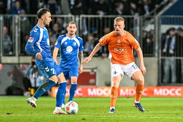 Fußball I Herren I Saison 2025-2026 I 2. Bundesliga I 26. Spieltag I 1. FC Magdeburg - SV Darmstadt 98 I 13.03.2026 Zweikampf Falko Michel (21, 1. FC Magdeburg) und Kai Klefisch (17, SV Darmstadt 98) Magdeburg Avnet Arena (Heinz-Krügel-Platz 1) Sachsen-Anhalt Deutschland