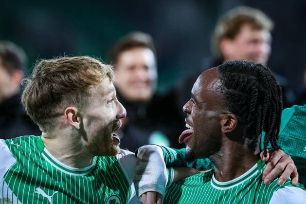 Jannik Dehm 23 (Spvgg Greuther Fuerth) und Noel Futkeu 9 (Spvgg Greuther Fuerth) freuen sich ausgiebig ueber den Sieg, Emotion, Freude, Spvgg Greuther Fuerth vs. SV Elversberg Fussball, Maenner, 2. Bundesliga, Saison 2025 2026, Rueckrunde, 26. Spieltag, 13.03.2026 DFB regulations prohibit any use of photographs as image sequences and or quasi-video Fuerth Bayern Deutschland