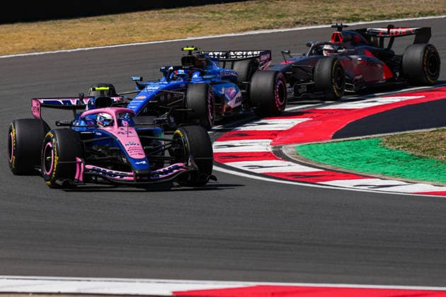 CHINA-MOTORSPORTS F1-SHANGHAI Alpine™s Franco Colapinto follow by Williams™ Carlos Sainz and Audi™s Nico Hulkenberg in action at Shanghai International Circuit during the F1 Chinese Grand Prix, Shanghai, China, March 14, 2026. NEXPHER Peter Li SHANGHAI