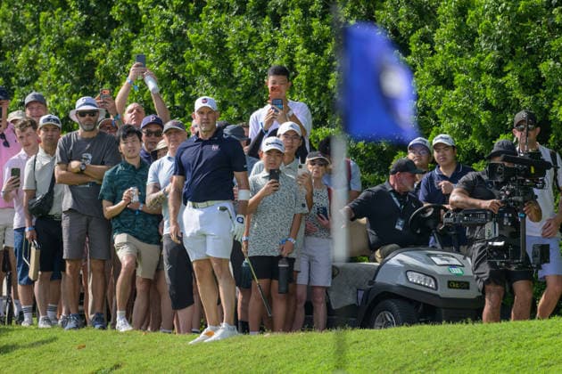 March 14, 2026, Singapore, Ingapore, Singapore: Englands, Lee WESTWOOD takes a drop following a ball on the path incident. LIV Golf Round 3 Singapore Singapore Singapore - ZUMAr144 20260314_zap_r144_028 Copyright: xJaynexRussellx