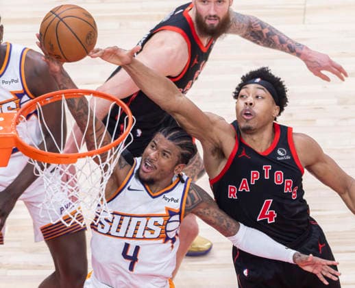 (260314) -- TORONTO, March 14, 2026 -- Jalen Green (front L) of Phoenix Suns goes up for a layup during the 2025-2026 NBA, Basketball Herren, USA regular season game between Toronto Raptors and Phoenix Suns in Toronto, Canada, on March 13, 2026. (Photo by Xinhua) (SP)CANADA-TORONTO-BASKETBALL-NBA-SUNS VS RAPTORS ZouxZheng 