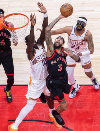 (260314) -- TORONTO, March 14, 2026 -- Brandon Ingram (2nd R) of Toronto Raptors goes for a layup during the 2025-2026 NBA, Basketball Herren, USA regular season game between Toronto Raptors and Phoenix Suns in Toronto, Canada, on March 13, 2026. (Photo by Xinhua) (SP)CANADA-TORONTO-BASKETBALL-NBA-SUNS VS RAPTORS ZouxZheng 