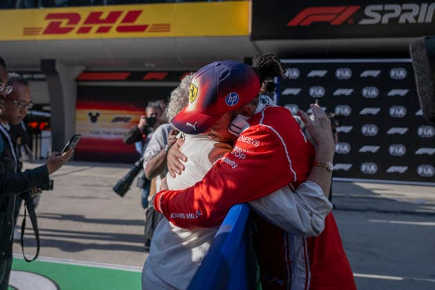 Shanghai Formula 1 Chinese Grand Prix - Lewis Hamilton With His Mother 44 Lewis Hamilton (Ferrari) and his mother Carmen Larbalestier after the qualification race of the Formula One Grand Prix at the Shanghai International Circuit in Shanghai on March 14, 2026. Photo by Eliot Blondet ABACAPRESS.COM Shanghai Chine China  Copyright: xBlondetxEliot ABACAx