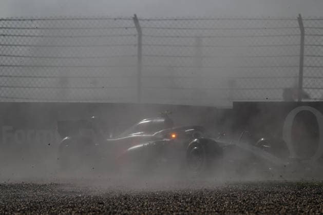 F1 Chinese Grand Prix 2026 - Qualifying Session SHANGHAI, CHINA - MARCH 14: Gabriel Bortoleto of Audi Revolut F1 Team runs through the gravel after spinning during Grand Prix Qualifying at the 2026 Chinese Grand Prix, at the Shanghai International Circuit, in Shanghai, China, on March 14, 2026. Shanghai China  Copyright: xArturxWidakx originalFilename:widak-f1chines260314_npq0M.jpg